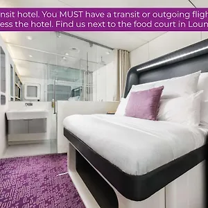 *** Hotel Yotelair Amsterdam Schiphol Transit Niederlande