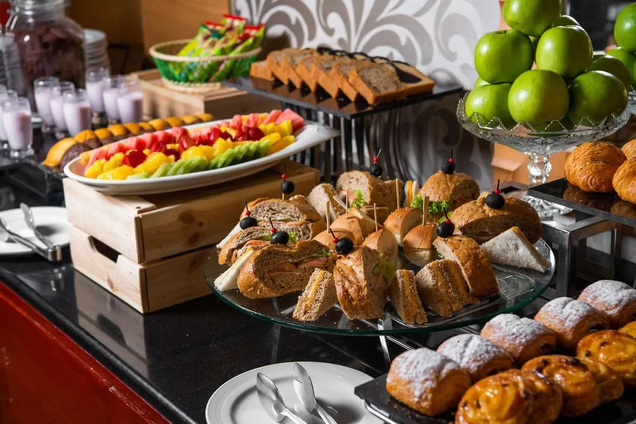 Radisson Blu Hotel, Riadh 5*,  Saudi-Arabien