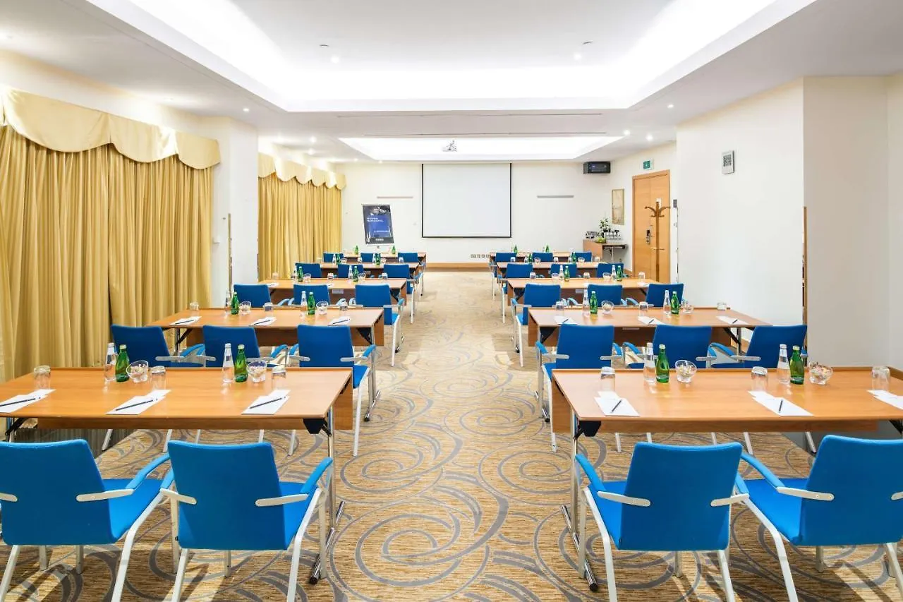Radisson Blu Hotel, Riadh Hotel
