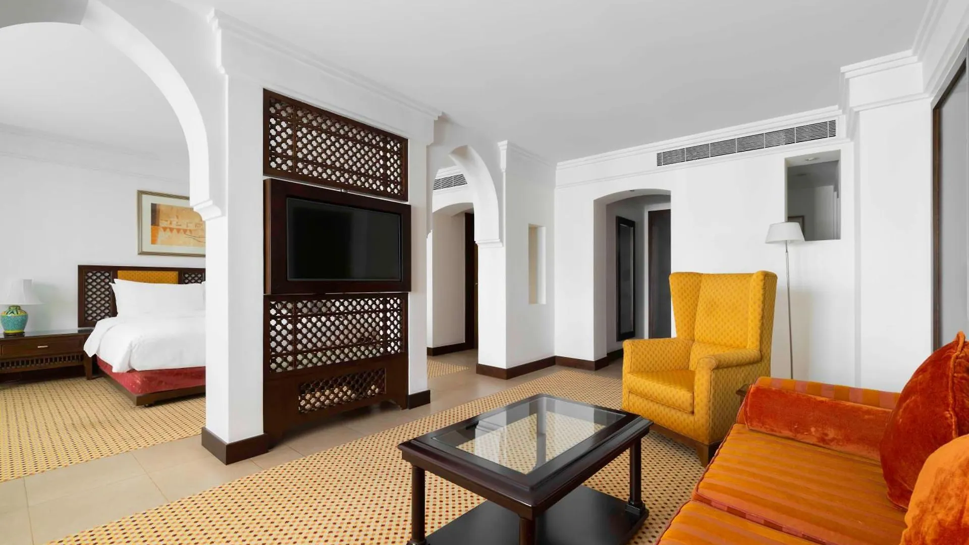 Radisson Blu Hotel, Riadh Hotel
