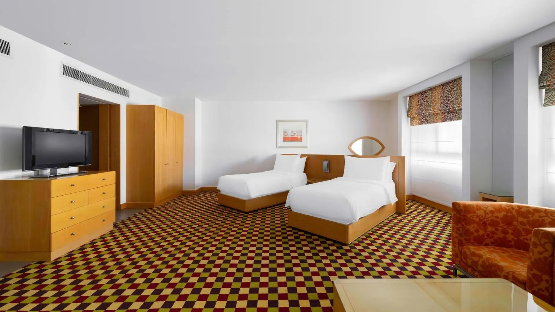 Radisson Blu Hotel, Riadh