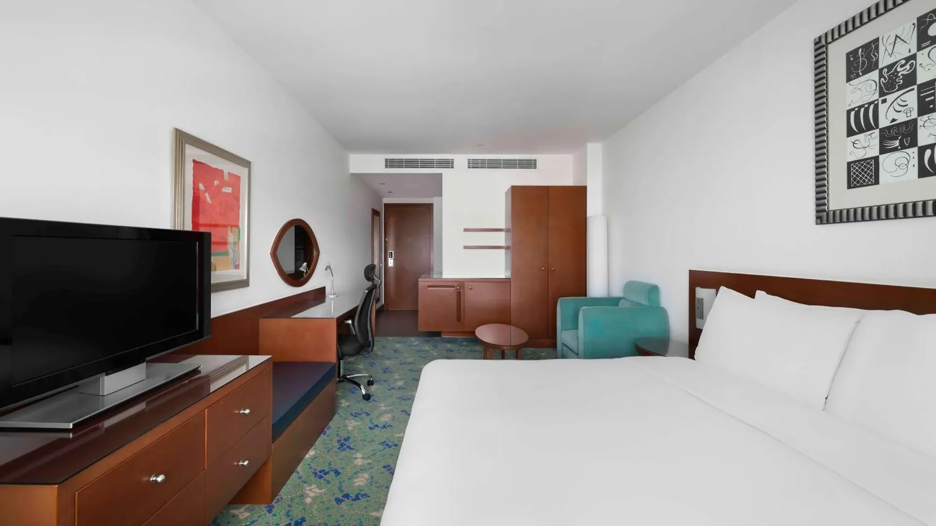 Radisson Blu Hotel, Riadh
