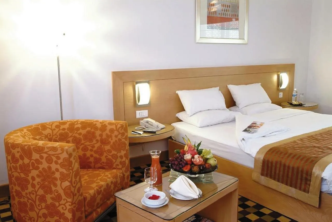 Radisson Blu Hotel, Riadh